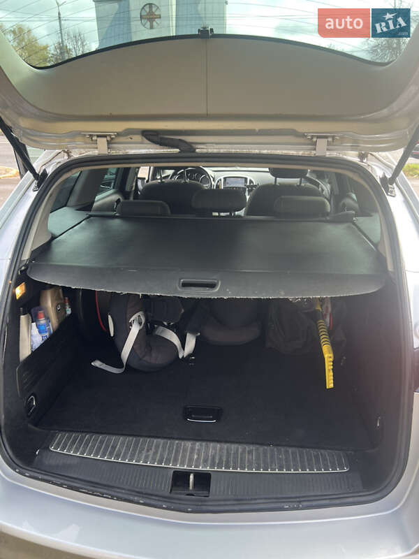 Универсал Opel Astra 2011 в Львове