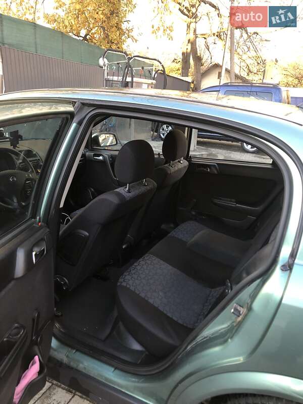 Хэтчбек Opel Astra 2000 в Ивано-Франковске