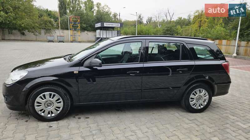 Універсал Opel Astra 2008 в Вінниці