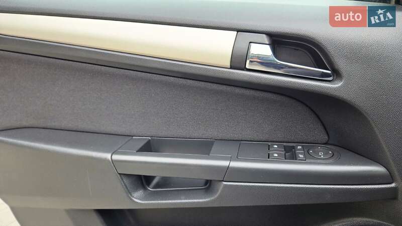 Універсал Opel Astra 2008 в Вінниці