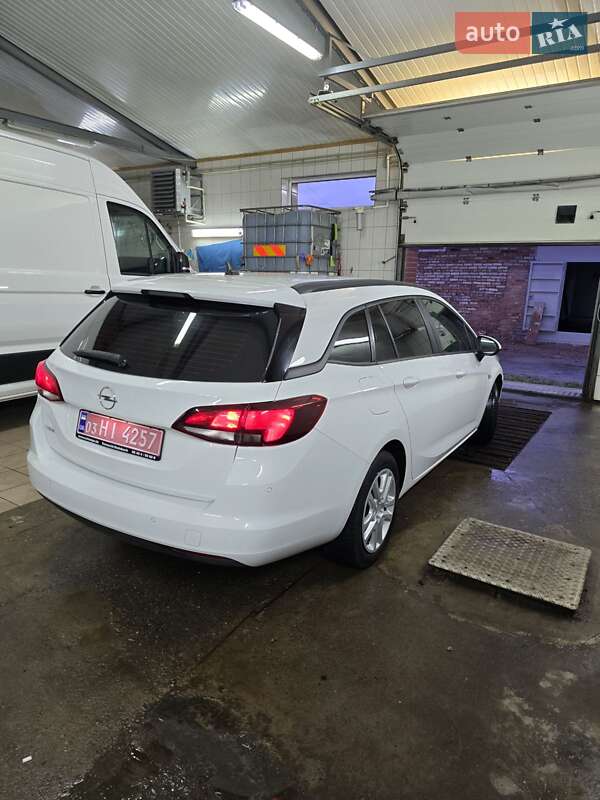 Универсал Opel Astra 2017 в Бердичеве