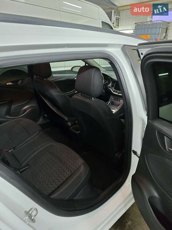 Универсал Opel Astra 2017 в Бердичеве