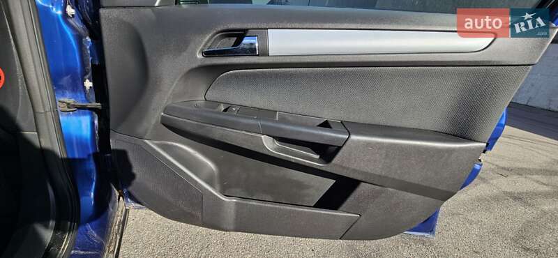 Хэтчбек Opel Astra 2006 в Киеве фото 15 Хэтчбек Opel Astra 2006 в Киеве
