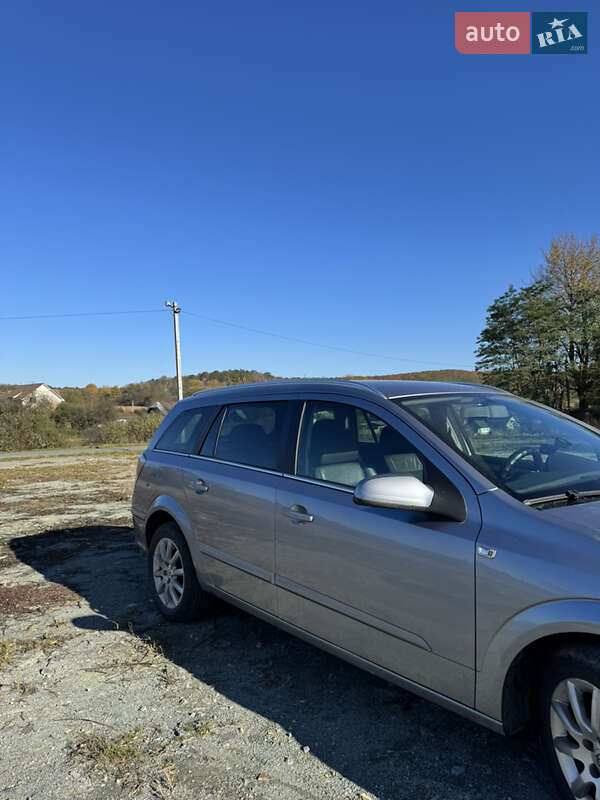 Универсал Opel Astra 2007 в Ивано-Франковске