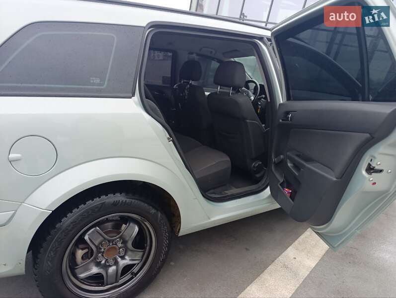 Универсал Opel Astra 2009 в Киеве