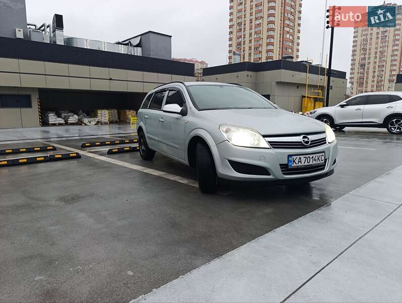 Универсал Opel Astra 2009 в Киеве