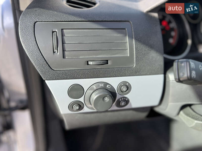 Хэтчбек Opel Astra 2005 в Ивано-Франковске фото 45 Хэтчбек Opel Astra 2005 в Ивано-Франковске