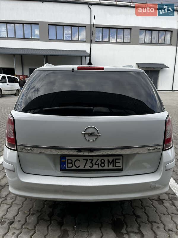 Универсал Opel Astra 2008 в Трускавце