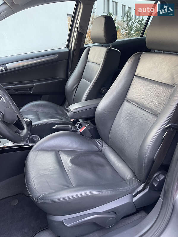 Универсал Opel Astra 2009 в Луцке