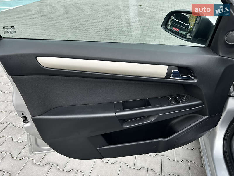 Универсал Opel Astra 2008 в Виннице