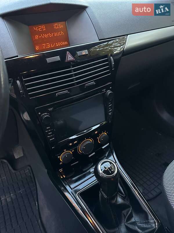 Універсал Opel Astra 2011 в Луцьку фото 61 Універсал Opel Astra 2011 в Луцьку