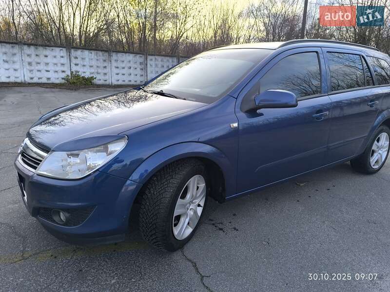Универсал Opel Astra 2009 в Шепетовке