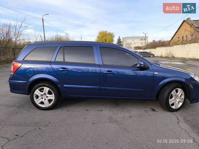 Универсал Opel Astra 2009 в Шепетовке
