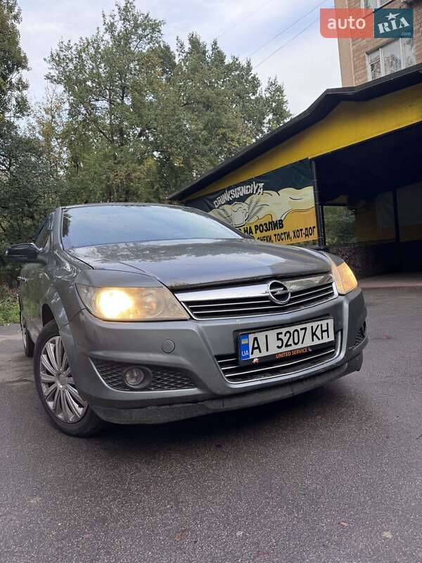 Хэтчбек Opel Astra 2007 в Киеве