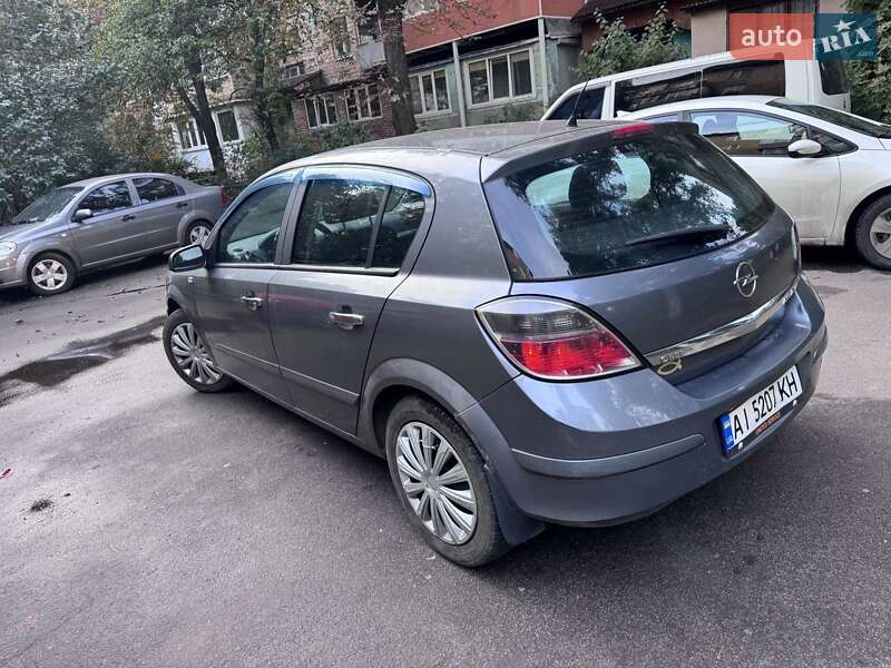 Хэтчбек Opel Astra 2007 в Киеве