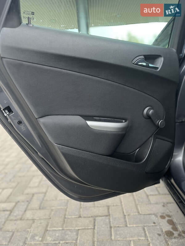 Универсал Opel Astra 2011 в Владимире фото 48 Универсал Opel Astra 2011 в Владимире