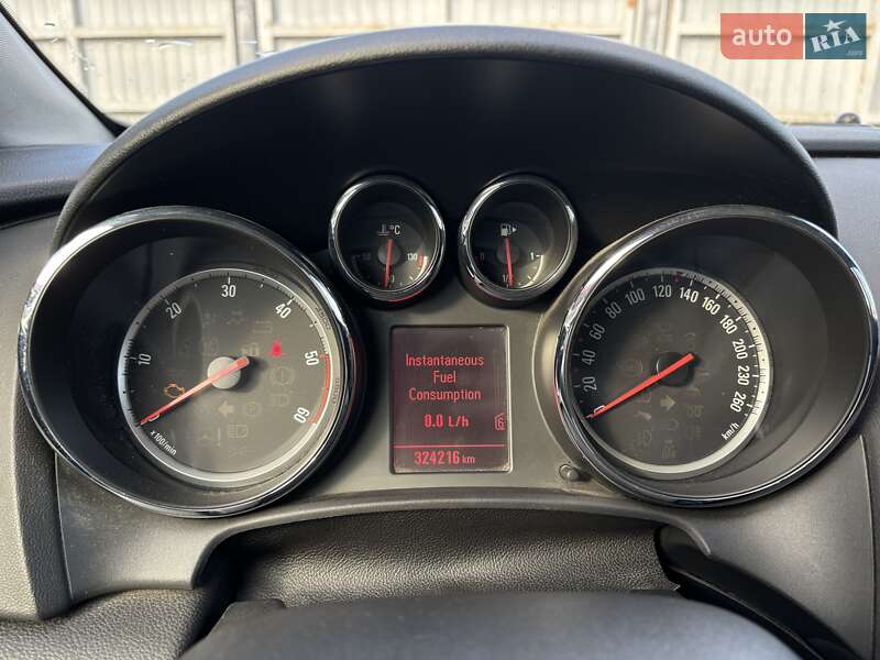 Хэтчбек Opel Astra 2013 в Львове