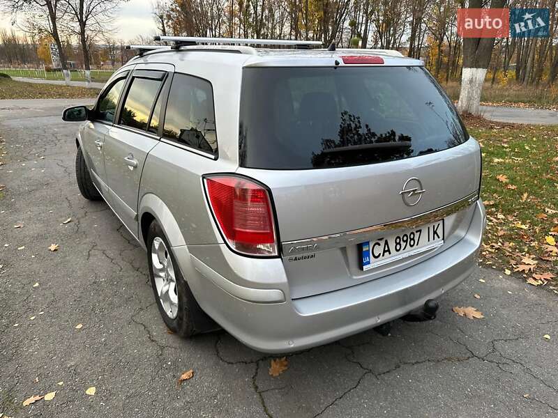 Універсал Opel Astra 2005 в Ватутіному