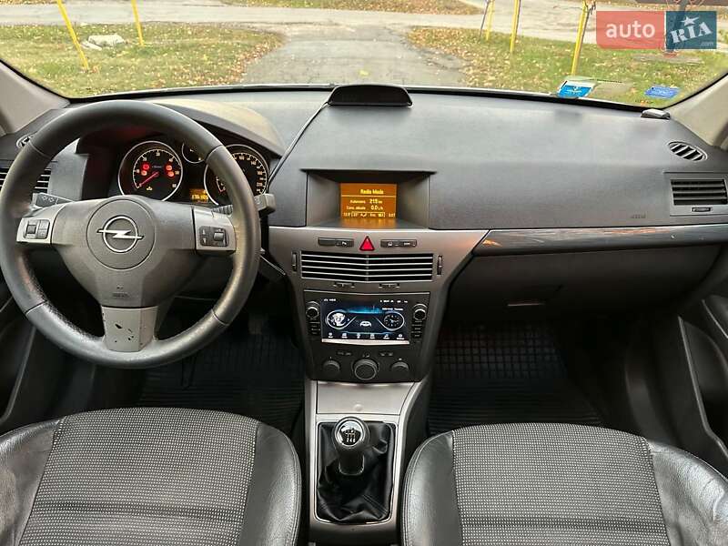 Універсал Opel Astra 2005 в Ватутіному