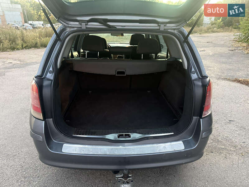 Универсал Opel Astra 2006 в Синельниково