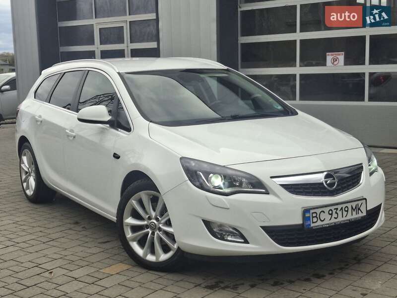 Универсал Opel Astra 2012 в Дрогобыче