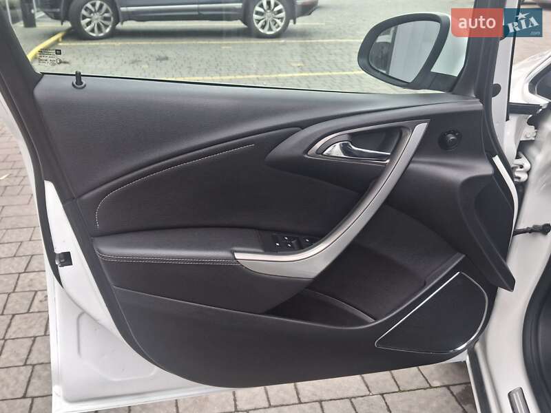 Универсал Opel Astra 2012 в Дрогобыче