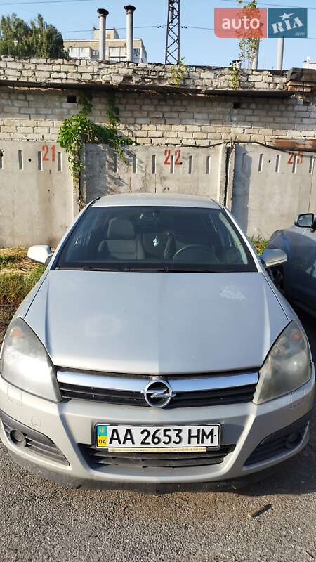 Хэтчбек Opel Astra 2006 в Киеве