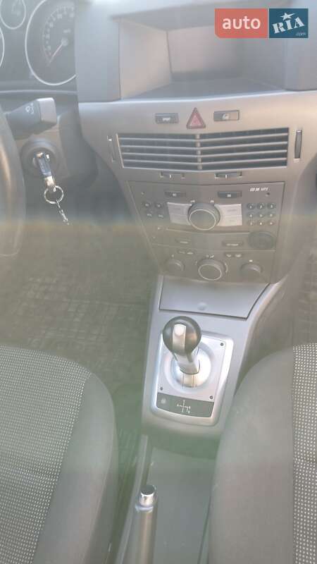 Хэтчбек Opel Astra 2006 в Киеве