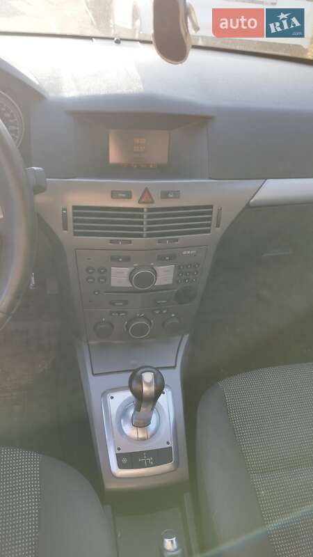 Хэтчбек Opel Astra 2006 в Киеве