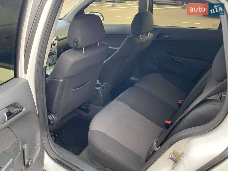 Универсал Opel Astra 2012 в Житомире фото 11 Универсал Opel Astra 2012 в Житомире