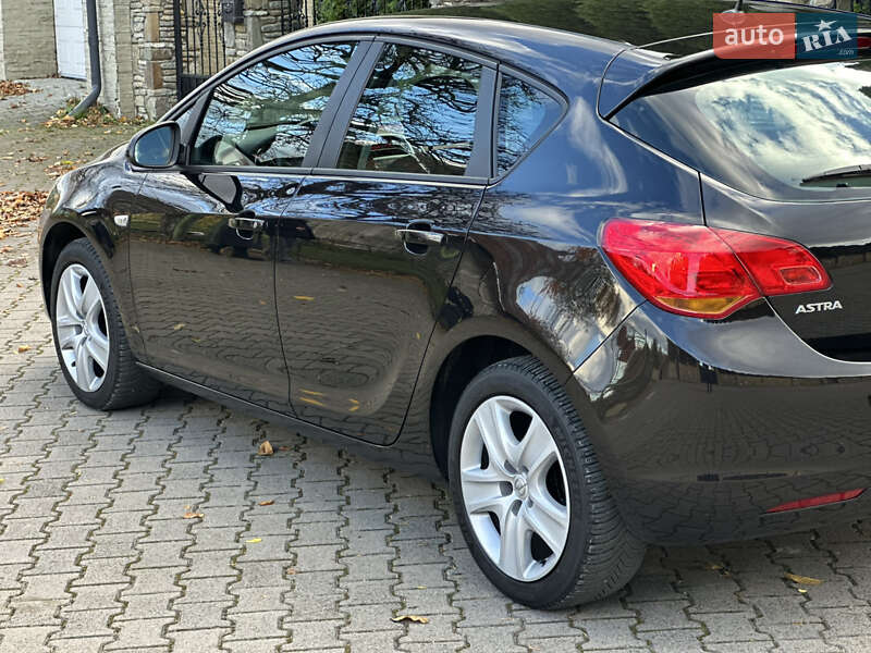 Хэтчбек Opel Astra 2010 в Надворной фото 20 Хэтчбек Opel Astra 2010 в Надворной