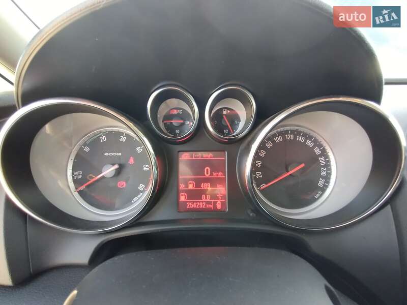 Универсал Opel Astra 2013 в Тернополе