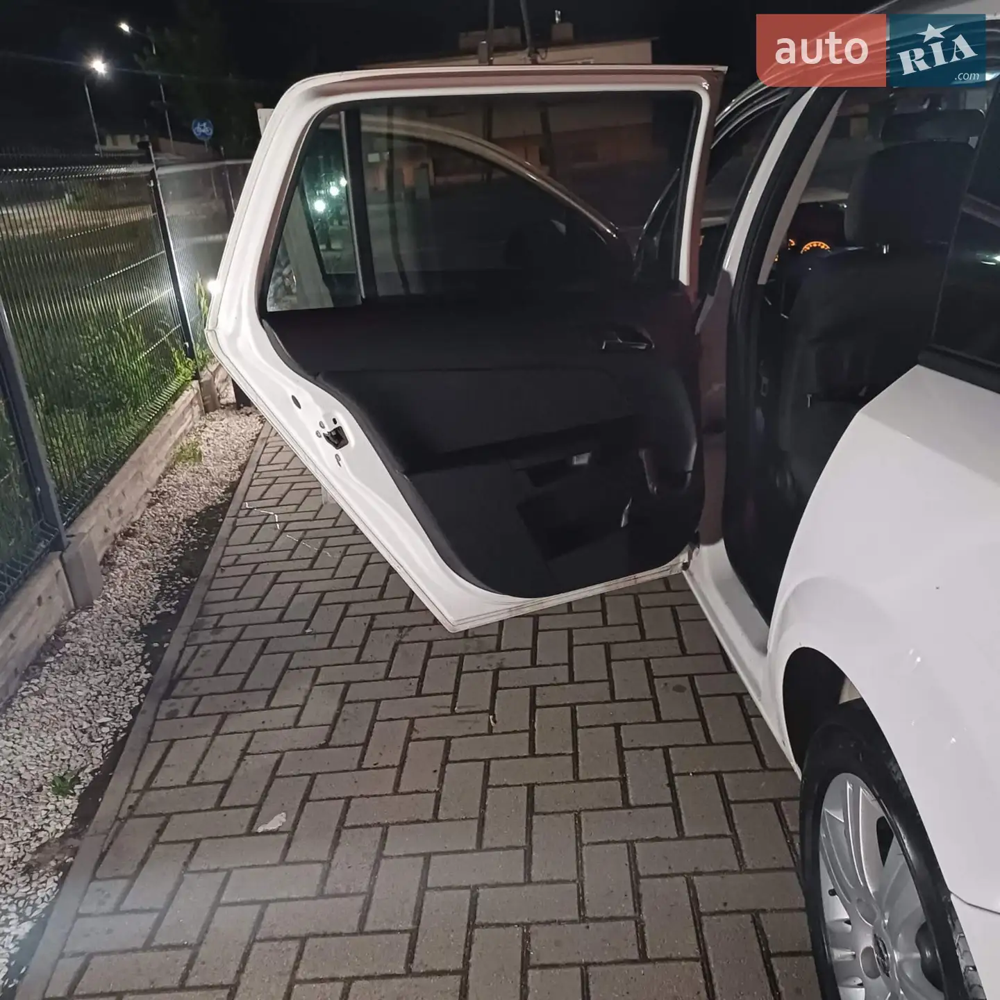 2010 Opel Astra - мініатюра 2
