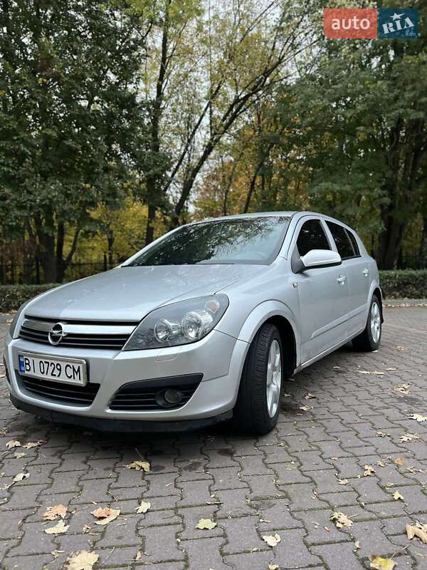 Хэтчбек Opel Astra 2006 в Миргороде фото Хэтчбек Opel Astra 2006 в Миргороде