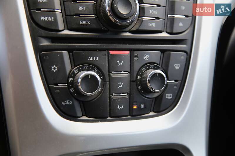 Універсал Opel Astra 2011 в Харкові