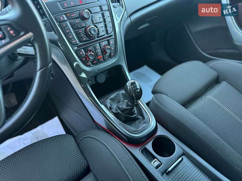 Универсал Opel Astra 2015 в Дрогобыче фото 58 Универсал Opel Astra 2015 в Дрогобыче