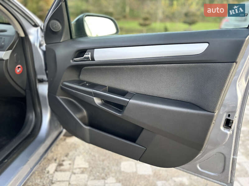 Универсал Opel Astra 2005 в Золочеве фото 58 Универсал Opel Astra 2005 в Золочеве