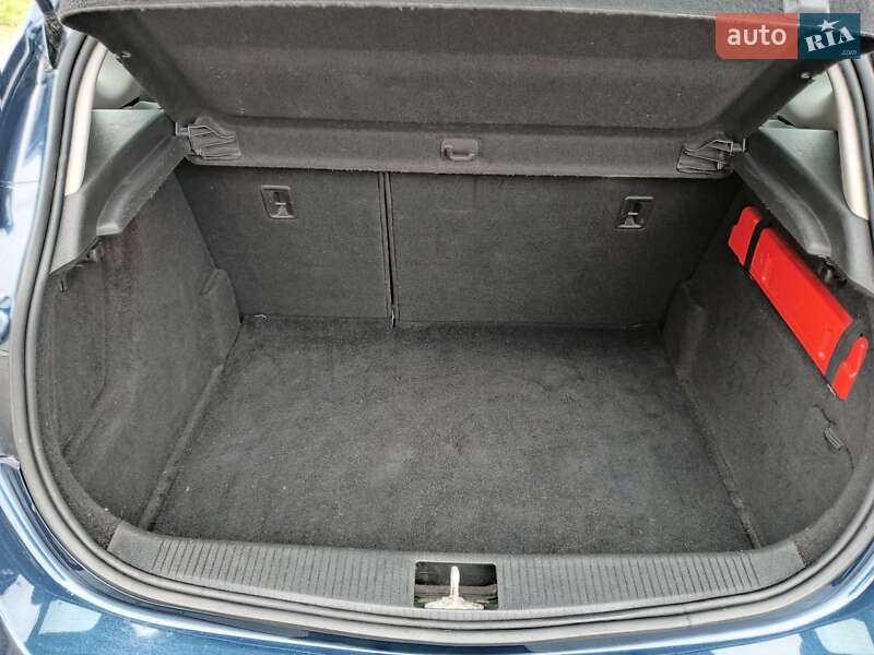 Хэтчбек Opel Astra 2011 в Прилуках