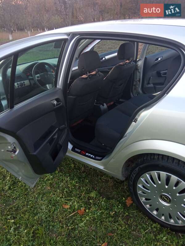 Хэтчбек Opel Astra 2008 в Млинове фото 7 Хэтчбек Opel Astra 2008 в Млинове