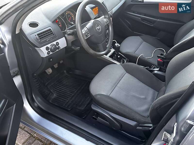 Универсал Opel Astra 2004 в Коломые