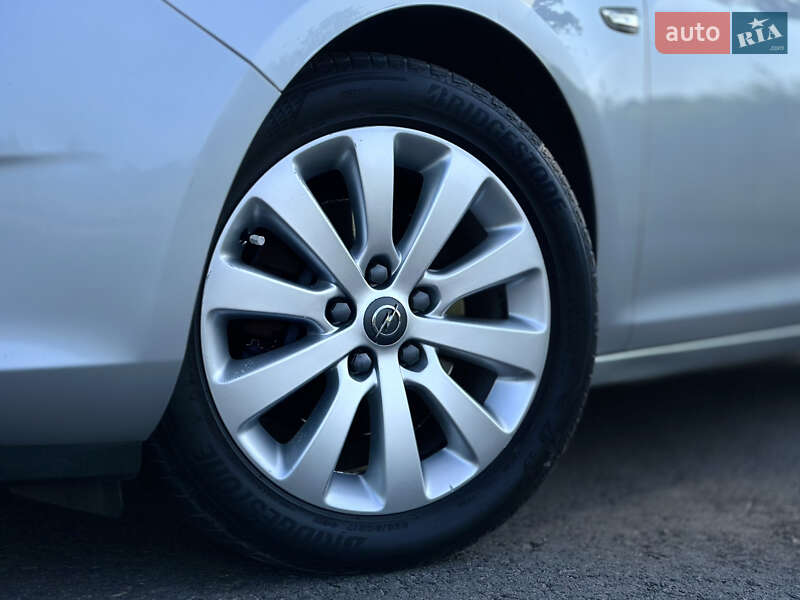 Универсал Opel Astra 2012 в Дрогобыче