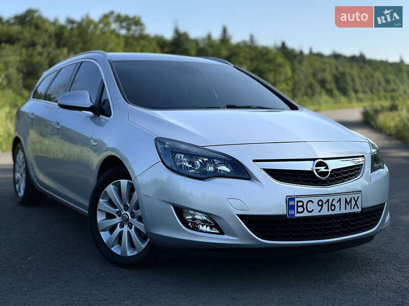 Универсал Opel Astra 2012 в Дрогобыче