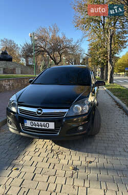 Универсал Opel Astra 2008 в Могилев-Подольске