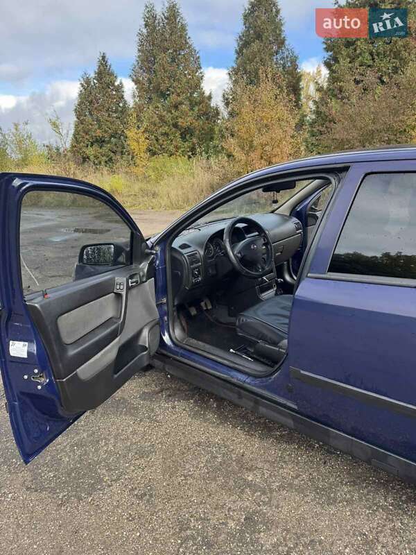 Хэтчбек Opel Astra 2003 в Дрогобыче