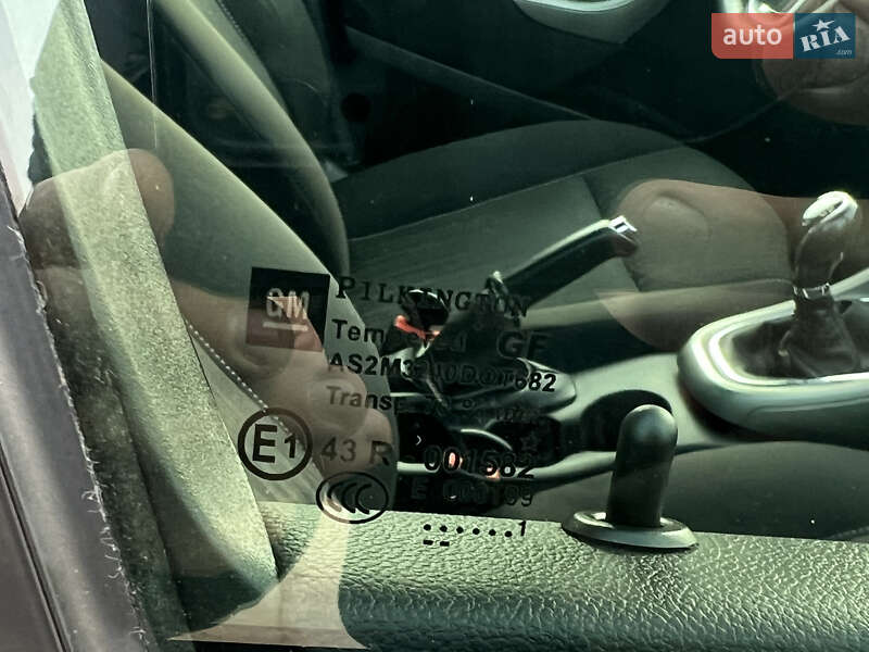 Хэтчбек Opel Astra 2011 в Хороле фото 17 Хэтчбек Opel Astra 2011 в Хороле