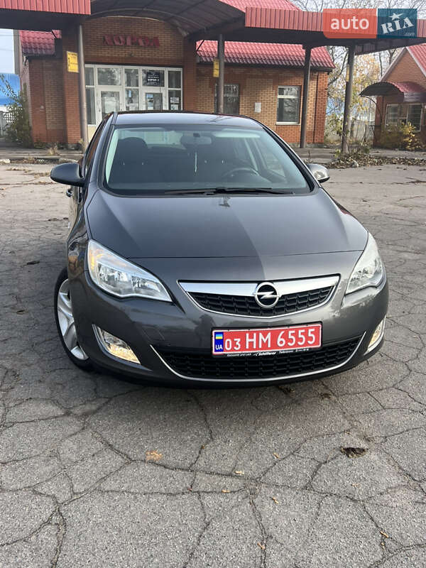 Хэтчбек Opel Astra 2011 в Хороле фото 49 Хэтчбек Opel Astra 2011 в Хороле
