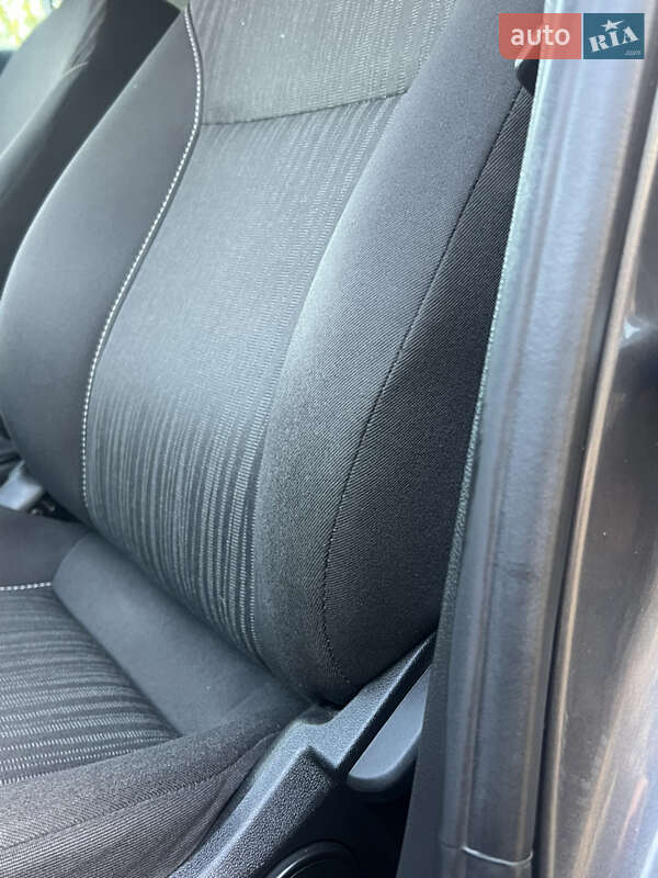 Хэтчбек Opel Astra 2011 в Хороле фото 80 Хэтчбек Opel Astra 2011 в Хороле