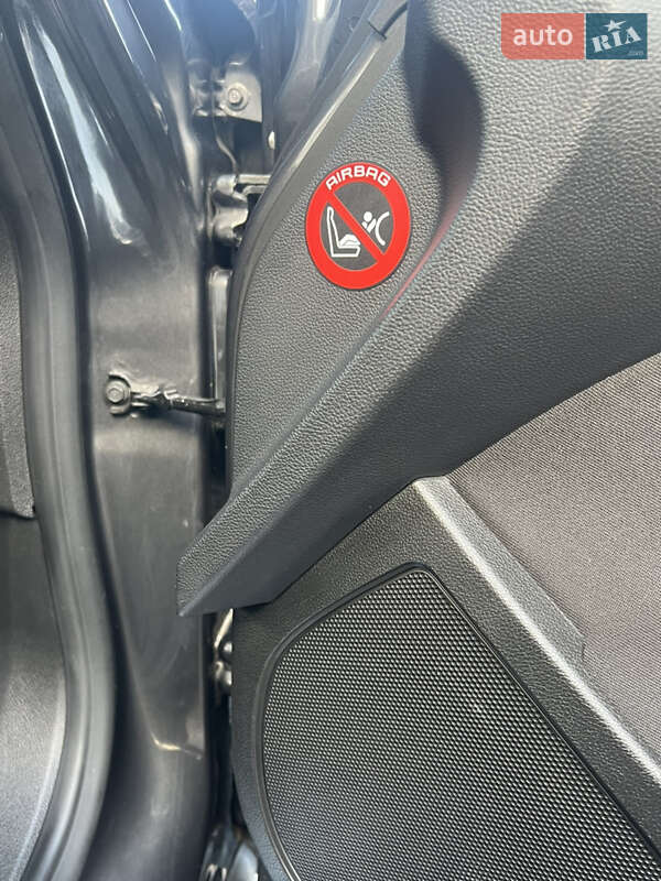 Хэтчбек Opel Astra 2011 в Хороле фото 102 Хэтчбек Opel Astra 2011 в Хороле