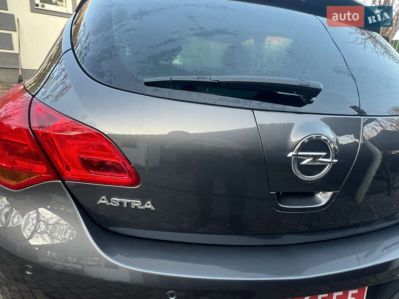 Хэтчбек Opel Astra 2011 в Хороле фото 118 Хэтчбек Opel Astra 2011 в Хороле