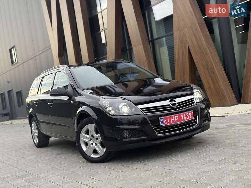 Универсал Opel Astra 2008 в Луцке